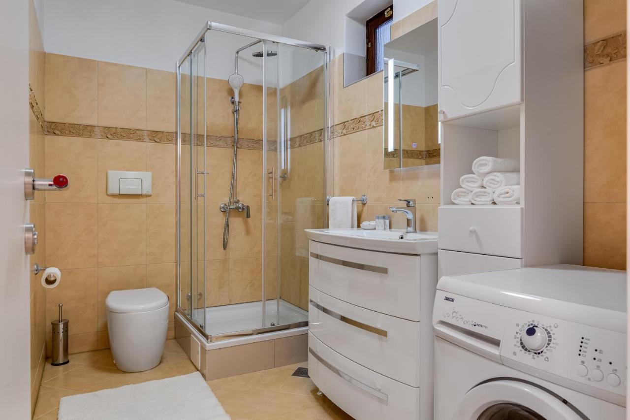 Elegant Two Bedroom Apartment Zára Kültér fotó
