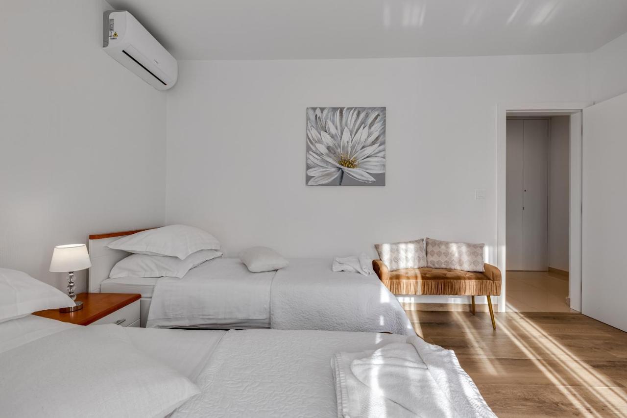 Elegant Two Bedroom Apartment Zára Kültér fotó