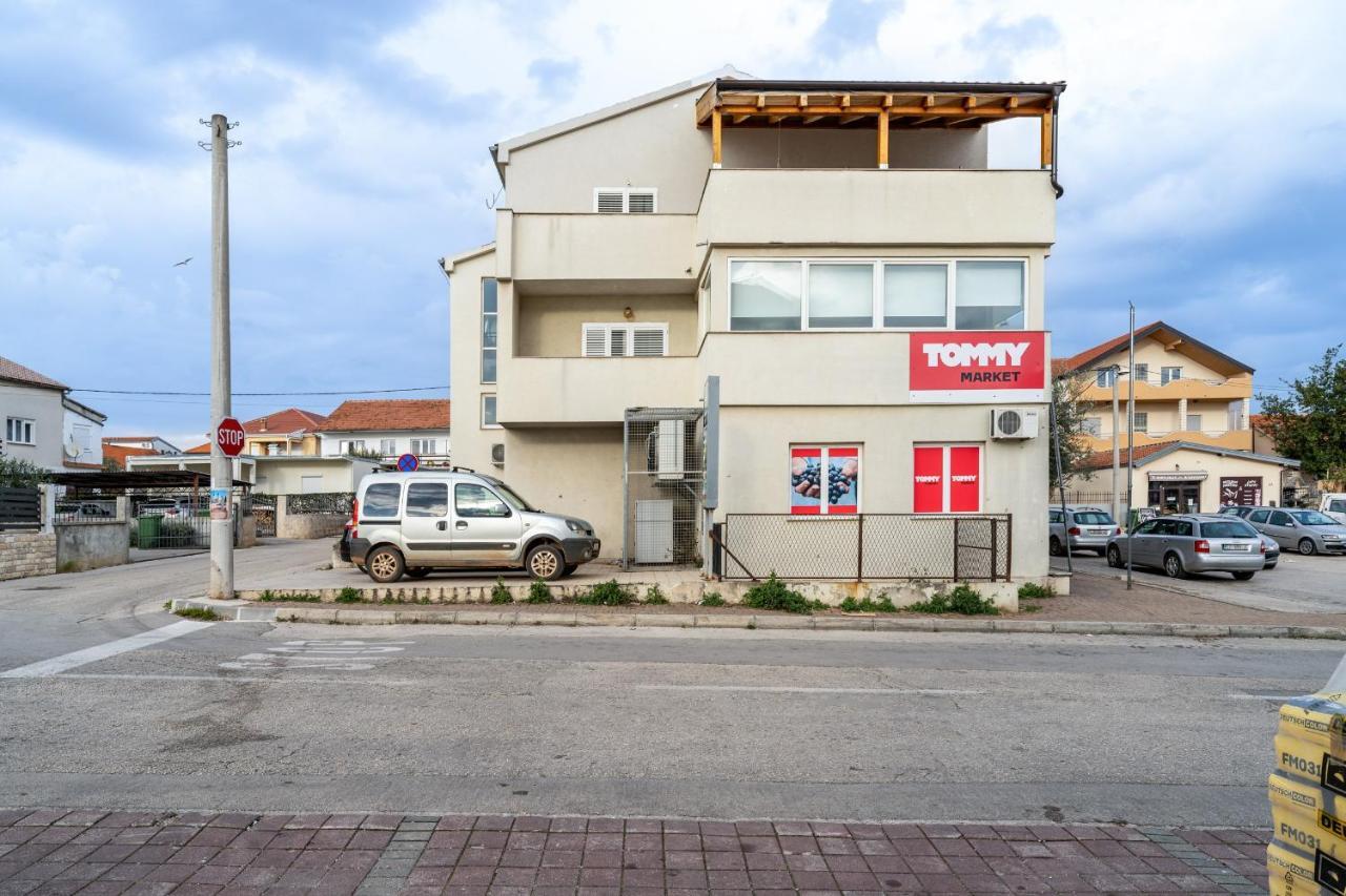 Elegant Two Bedroom Apartment Zára Kültér fotó